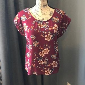Like new maroon floral Pink Rose small silky top